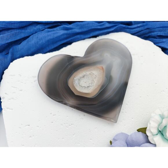 Druzy Agate Flat Heart Crystal Carving - Picture 5 of 7